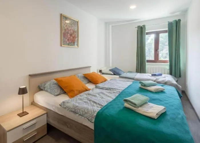 Alex Deluxe Apartments On Beach