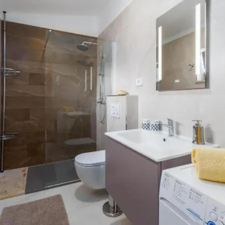 Alex Deluxe Apartments On Beach Porec Exterior photo