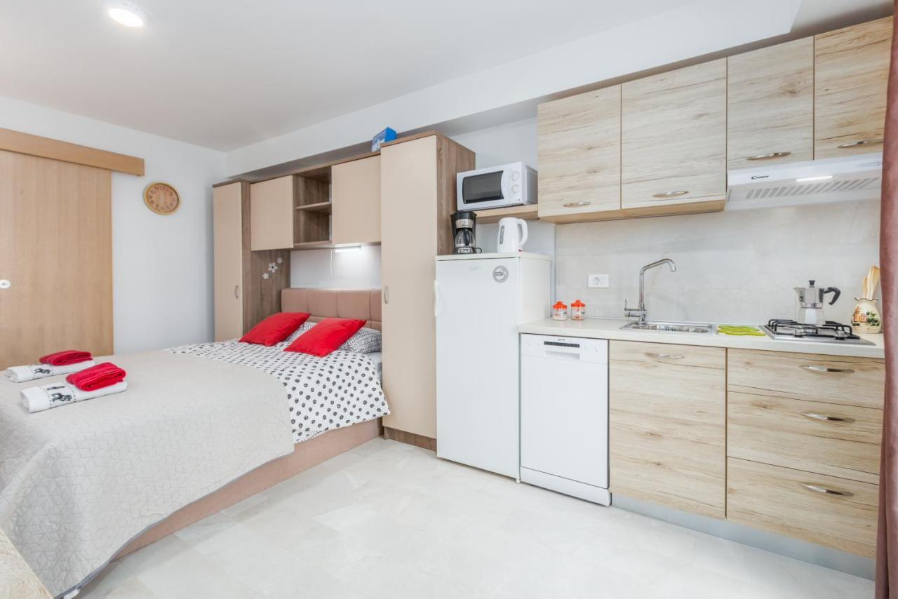 Apartment Alex Deluxe On Porec