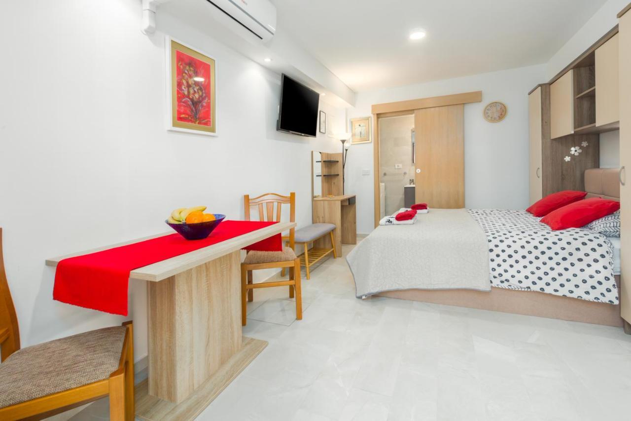 Apartman Alex Deluxe On *